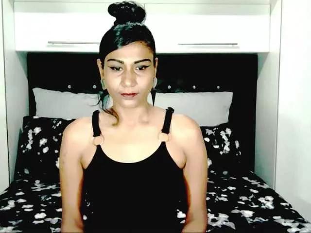 ErroticStarr from BongaCams