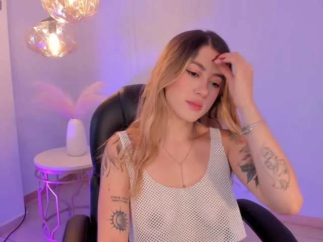EveBenson from BongaCams is Freechat