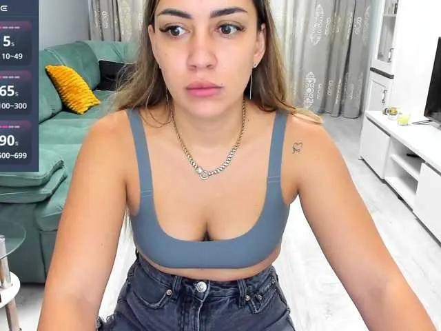 EveeEvian from BongaCams