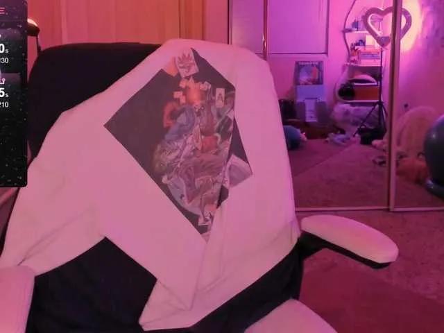 EveeLuna from BongaCams
