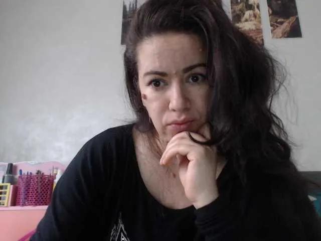 Gldsquirt23 from BongaCams