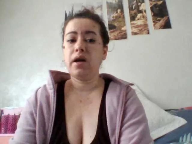 Gldsquirt23 from BongaCams