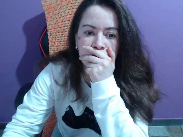 Gldsquirt23 from BongaCams