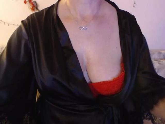 goodSnowQueen from BongaCams