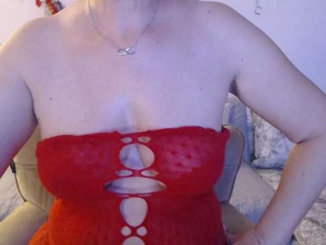 goodSnowQueen from BongaCams