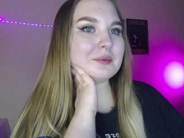 Greeenfriends6969 from BongaCams