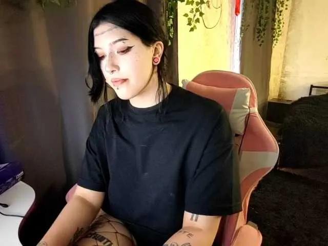 Harakassi from BongaCams