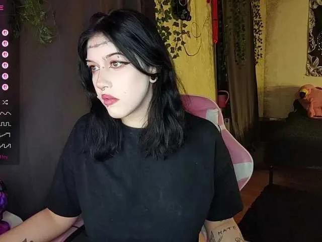 Harakassi from BongaCams