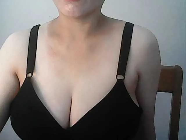 Hotbabyasian from BongaCams