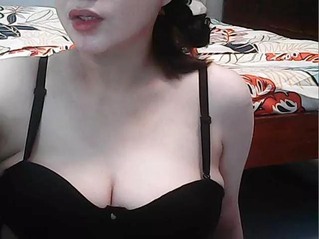 Hotbabyasian from BongaCams