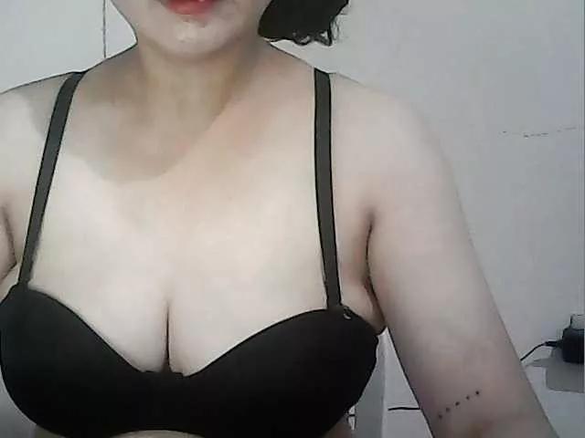 Hotbabyasian from BongaCams