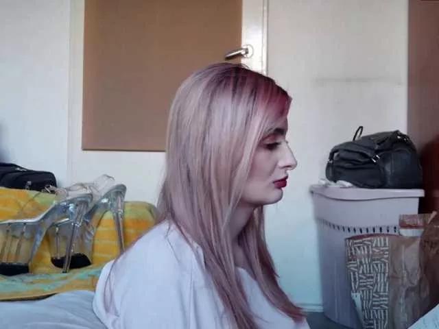 HotMarietta from BongaCams