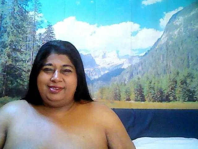 indianhoney from BongaCams