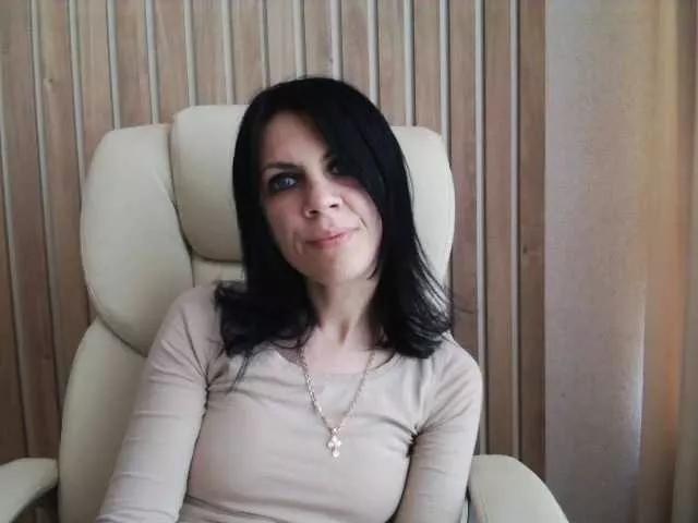 InjaAtHome from BongaCams