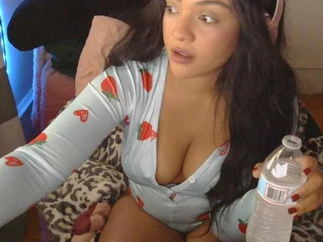 jaslenelovely69 from BongaCams is Freechat