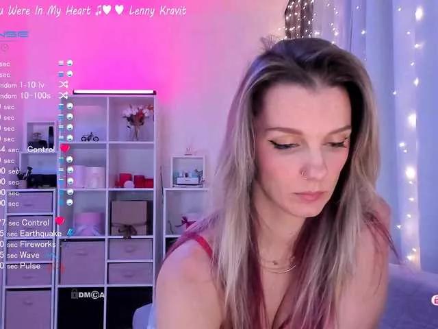 Karamelsw from BongaCams