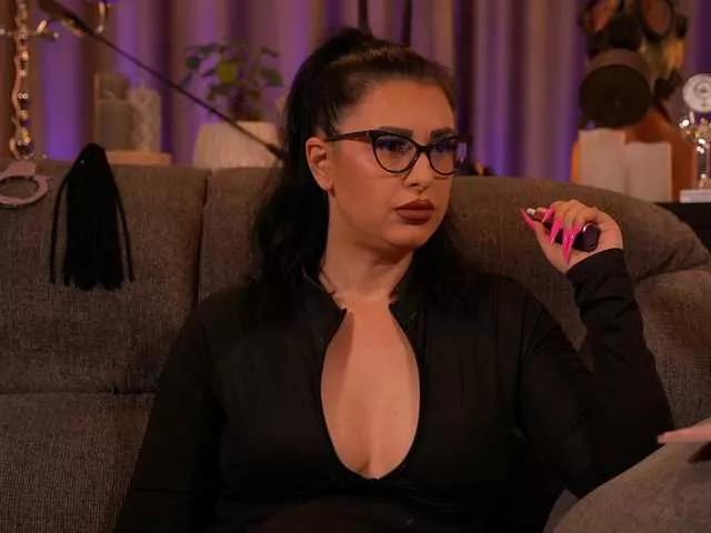 KellyKent from BongaCams