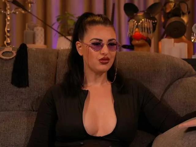 KellyKent from BongaCams