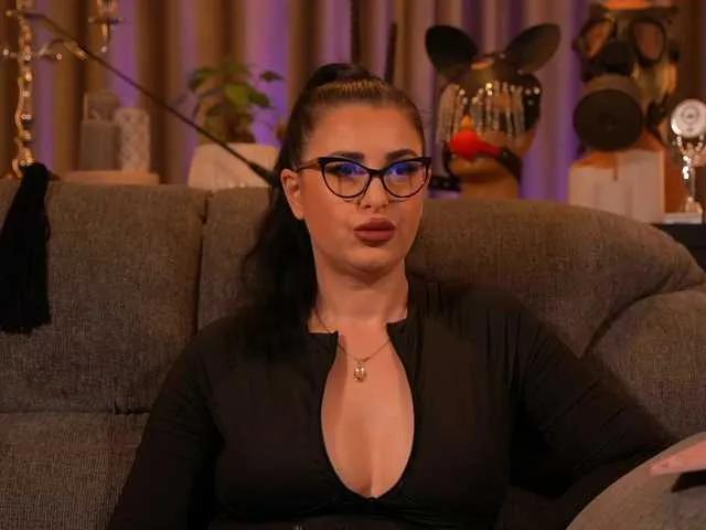 KellyKent from BongaCams