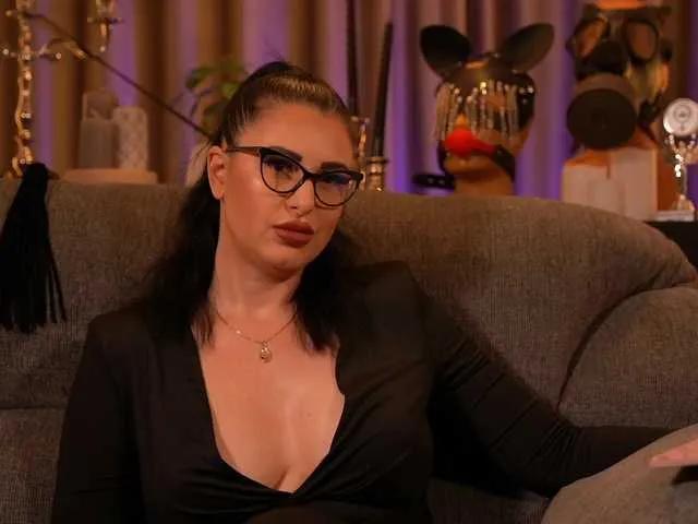 KellyKent from BongaCams