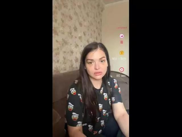 KikiMilf84 from BongaCams