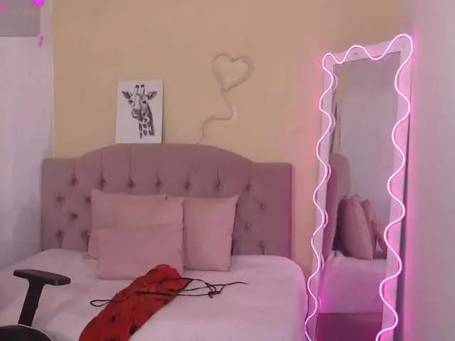 KISSI-TAY from BongaCams