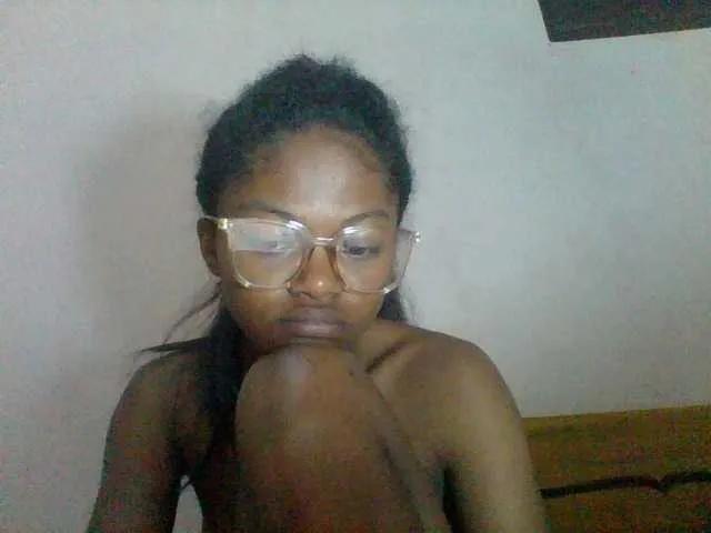 Laluna2 from BongaCams