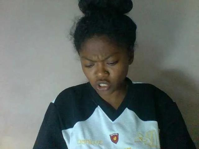 Laluna2 from BongaCams