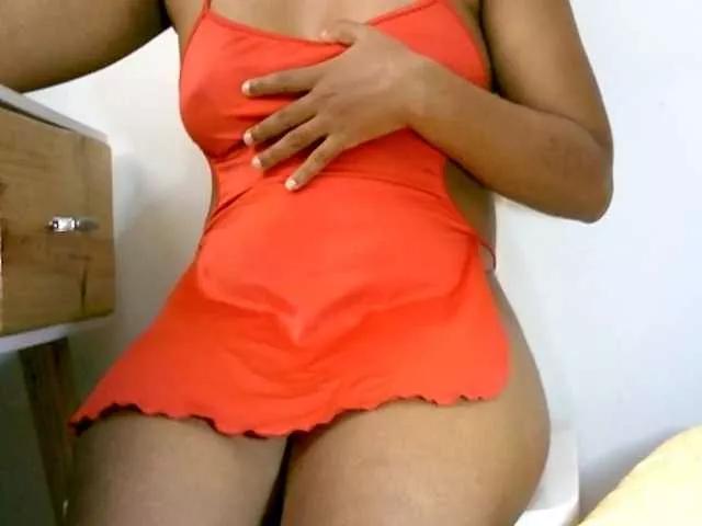 LalyChoco1 from BongaCams