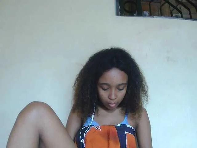 Laminnah from BongaCams