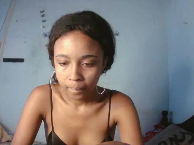 Laminnah from BongaCams