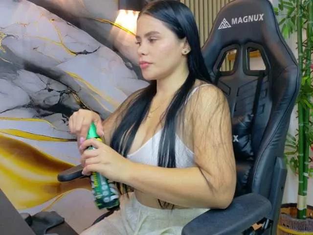 Lararoberts1 from BongaCams