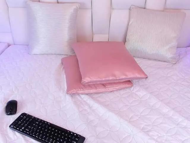 LauraFarell from BongaCams is Freechat