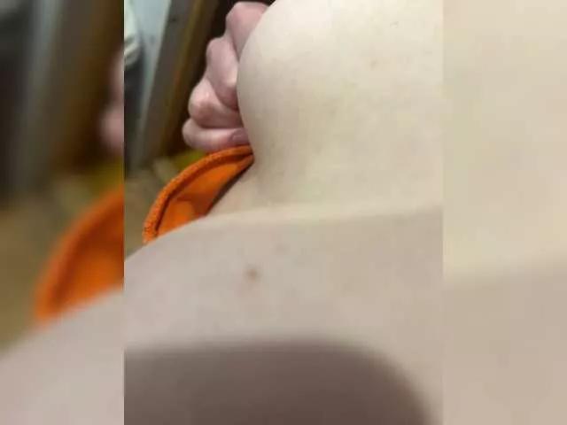 Letti28 from BongaCams