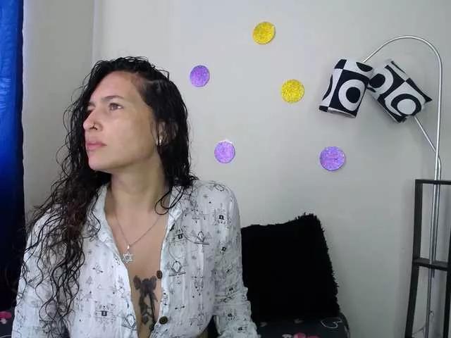 Leyla-hot from BongaCams