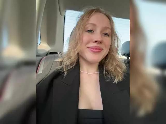 Likachkaa from BongaCams