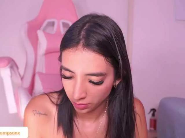 LillyThomps from BongaCams