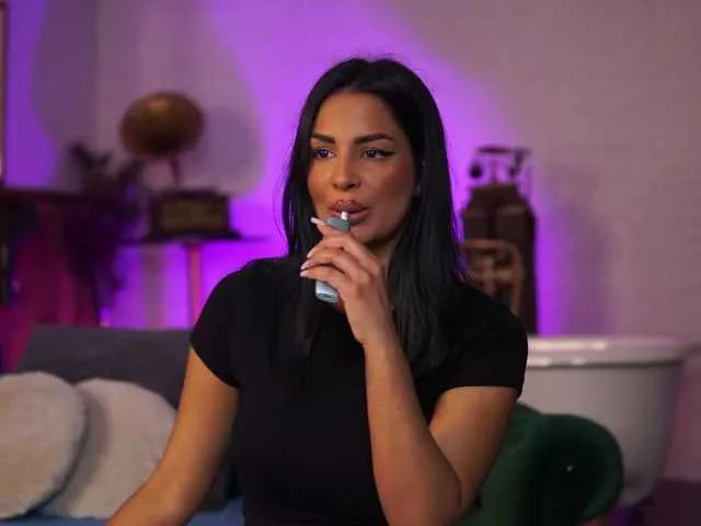 LiloMahe from BongaCams