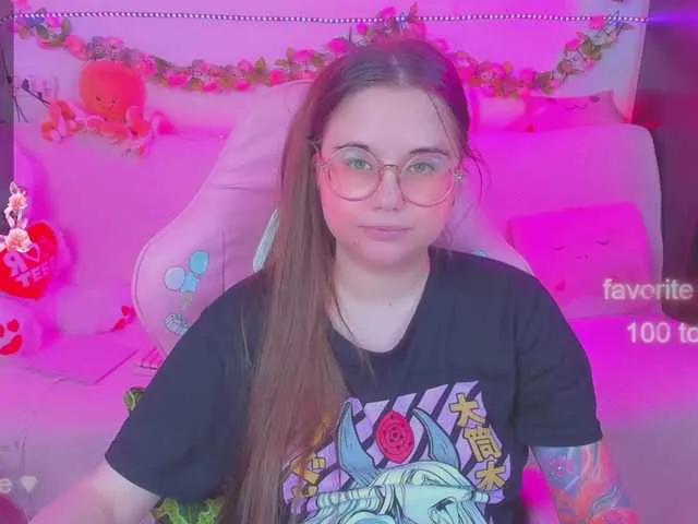 LittleKitsune from BongaCams