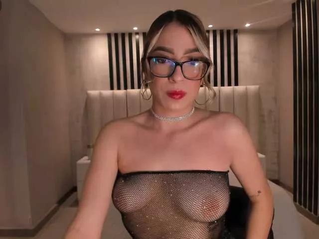 LizzCooper from BongaCams