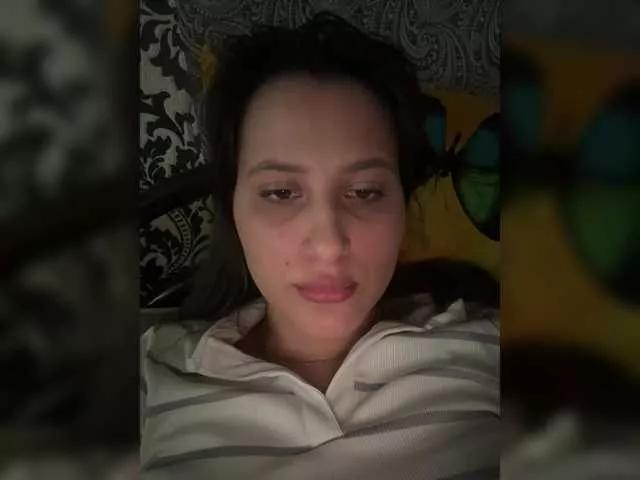 Llevie from BongaCams