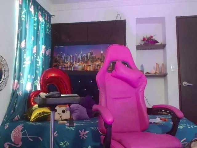 lola-fiery from BongaCams
