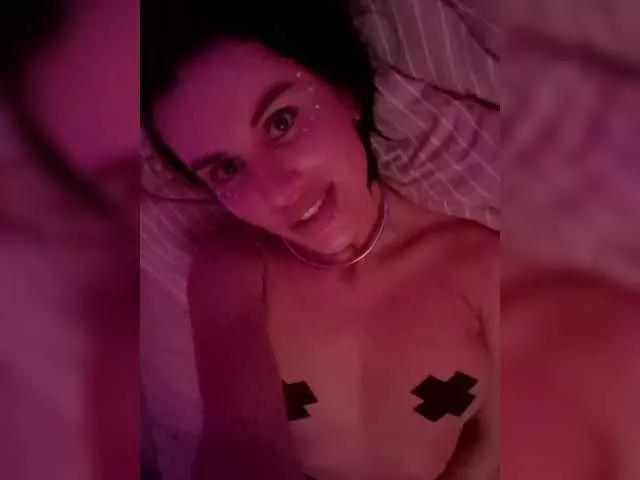 LolaLee from BongaCams
