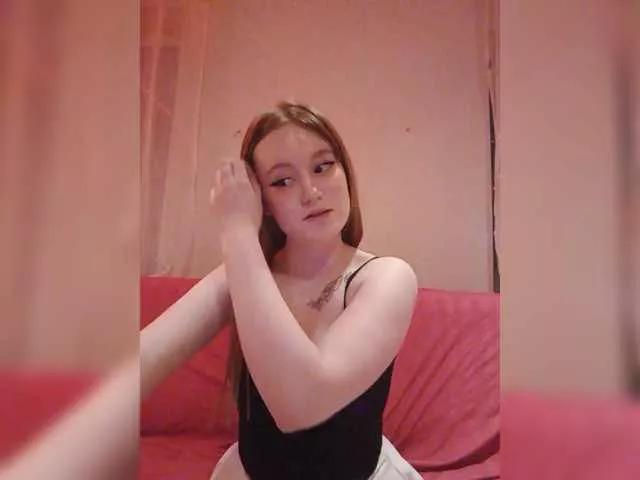 LolaMin from BongaCams