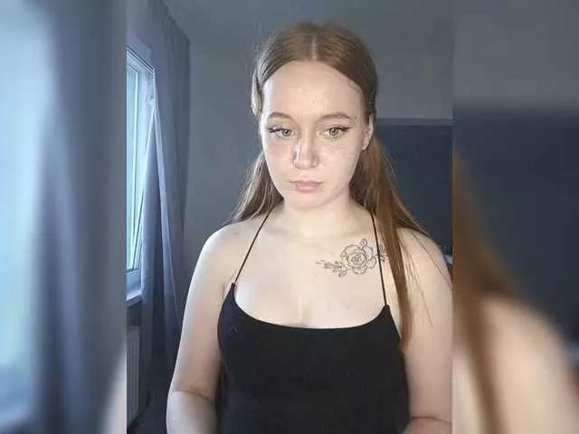 LolaMin from BongaCams