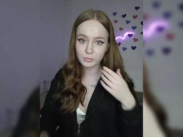 LolaMin from BongaCams