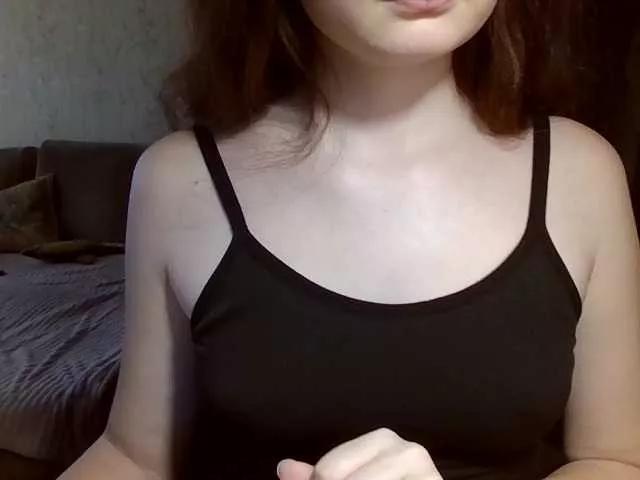 Maddy18 from BongaCams