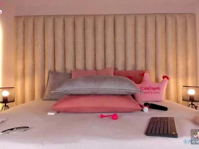 MaiaCollins from BongaCams
