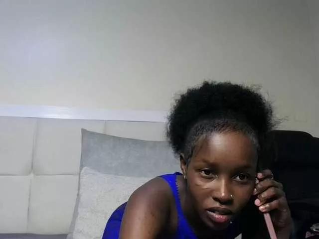 Mamaapussy from BongaCams