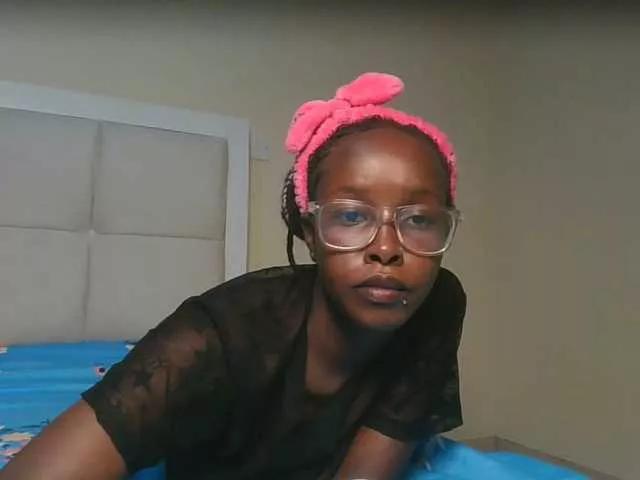 Mamaapussy from BongaCams